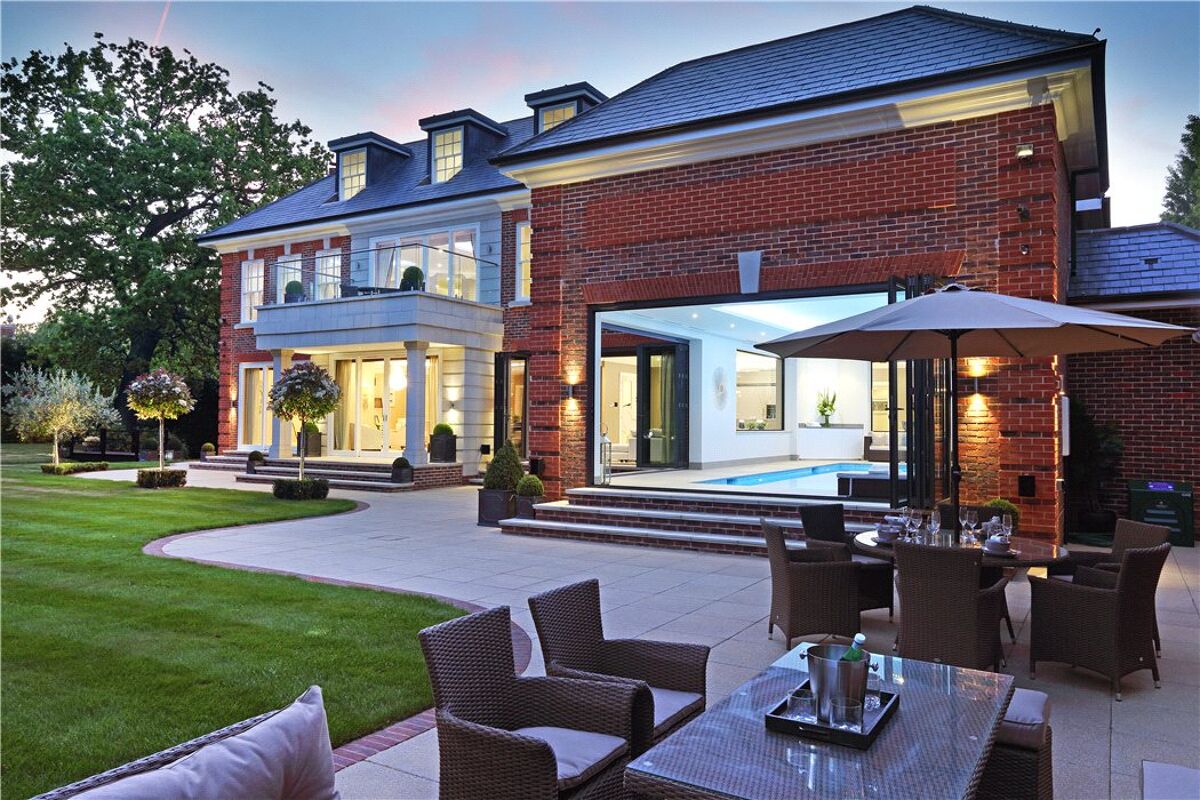 house for sale in Montrose Gardens, Oxshott, Leatherhead, Surrey, KT22 CHO140301 Knight Frank