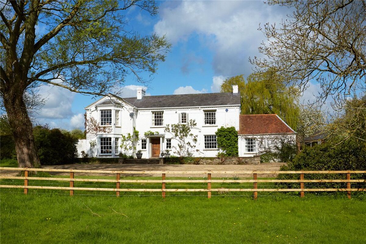 House For Sale In Vicarage Road Whaddon Buckinghamshire Mk17 Cho140396 Knight Frank