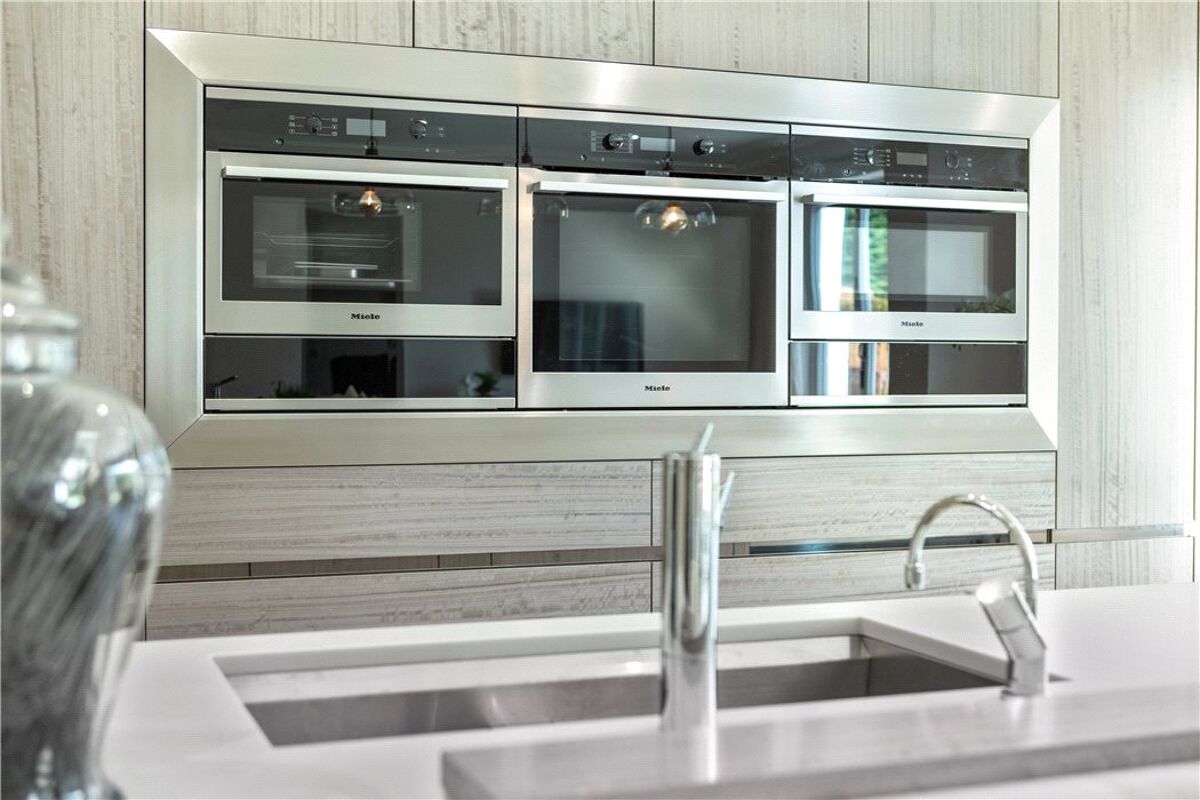 house for sale in Eaton Park, Cobham, Surrey, KT11 CHO150256 Knight