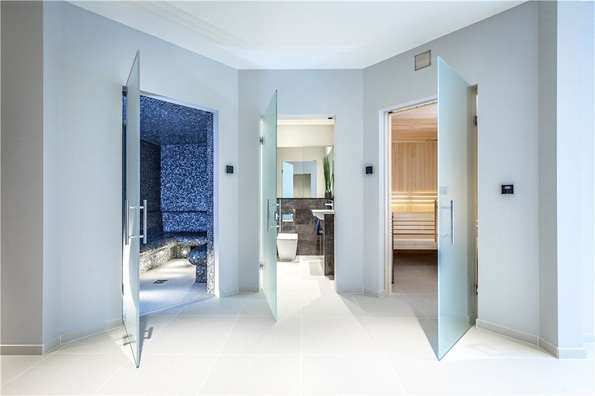 house for sale in Titlarks Hill, Sunningdale, Ascot, Berkshire, SL5