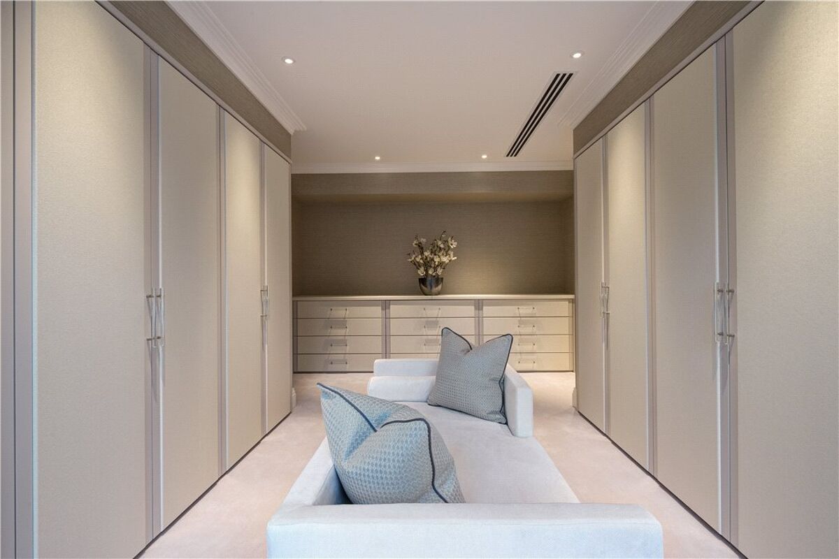 house for sale in Titlarks Hill, Sunningdale, Ascot, Berkshire, SL5