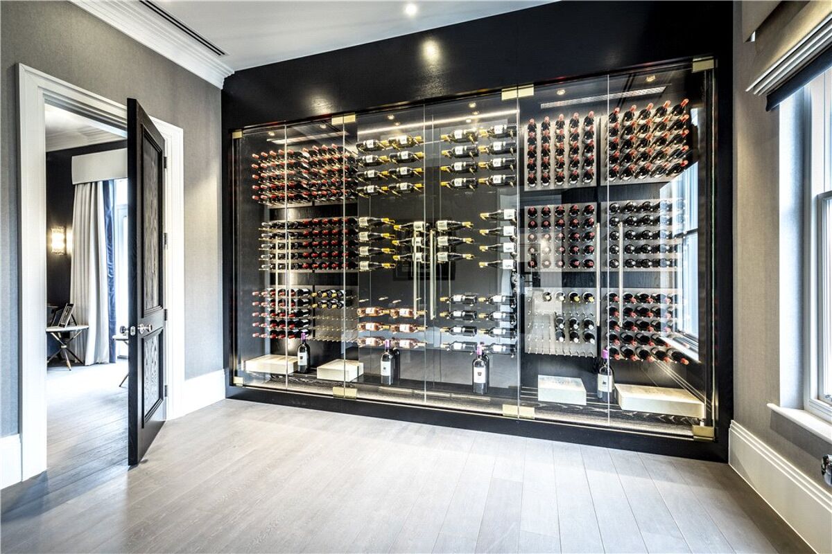 house for sale in Titlarks Hill, Sunningdale, Ascot, Berkshire, SL5