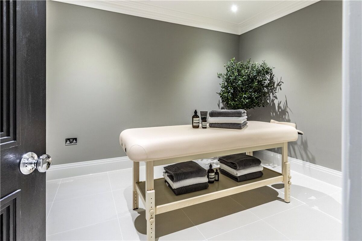 house for sale in Titlarks Hill, Sunningdale, Ascot, Berkshire, SL5