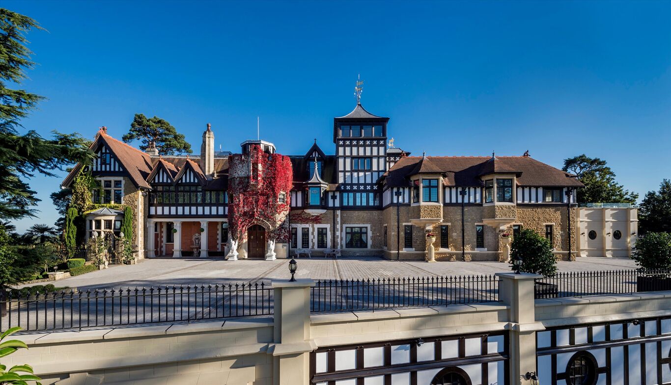 Image of Oxshott, Surrey, KT22.