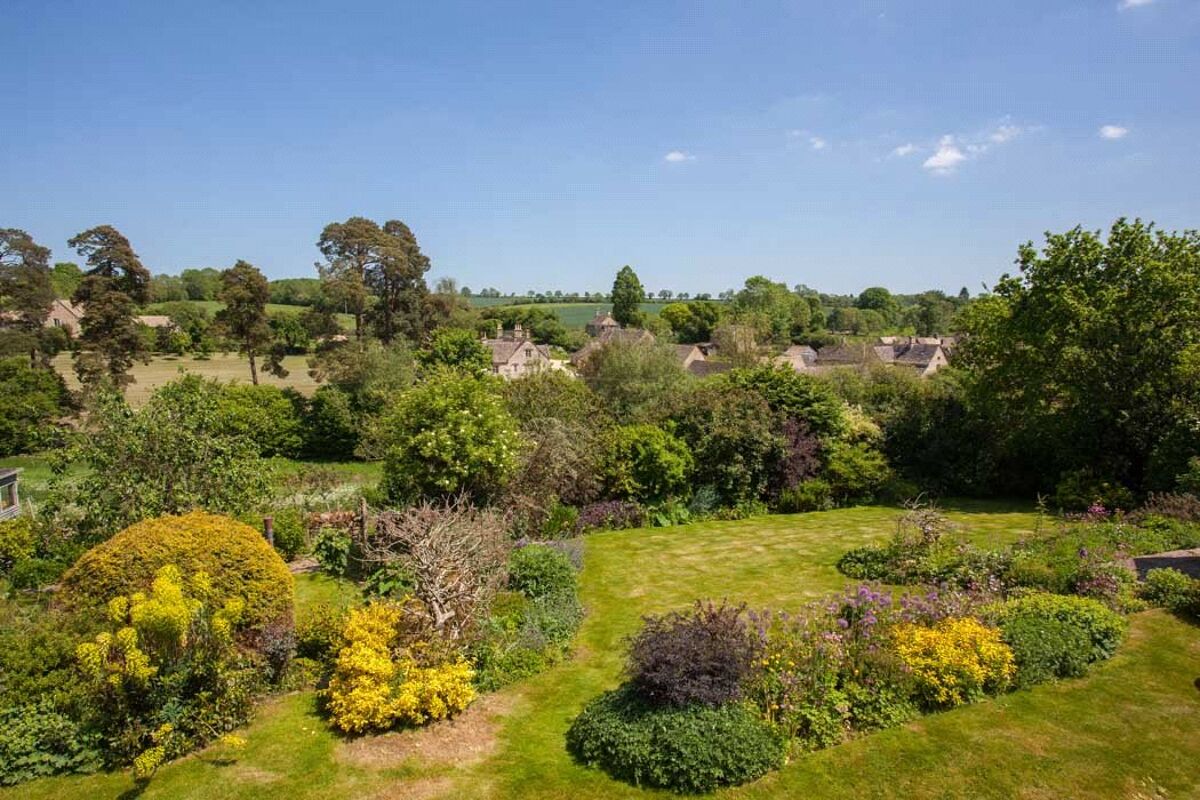 house for sale in Taynton, Burford, Oxfordshire, OX18 CHO160103 Knight Frank