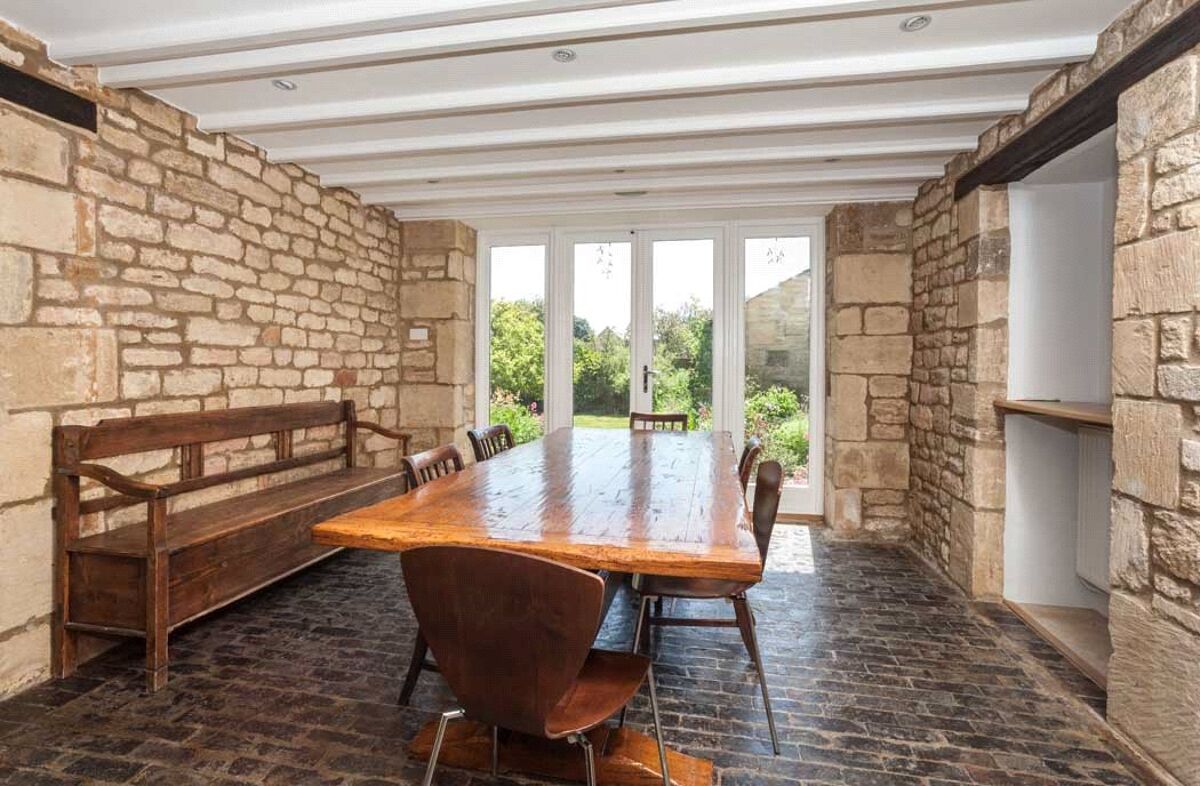 house for sale in Taynton, Burford, Oxfordshire, OX18 CHO160103