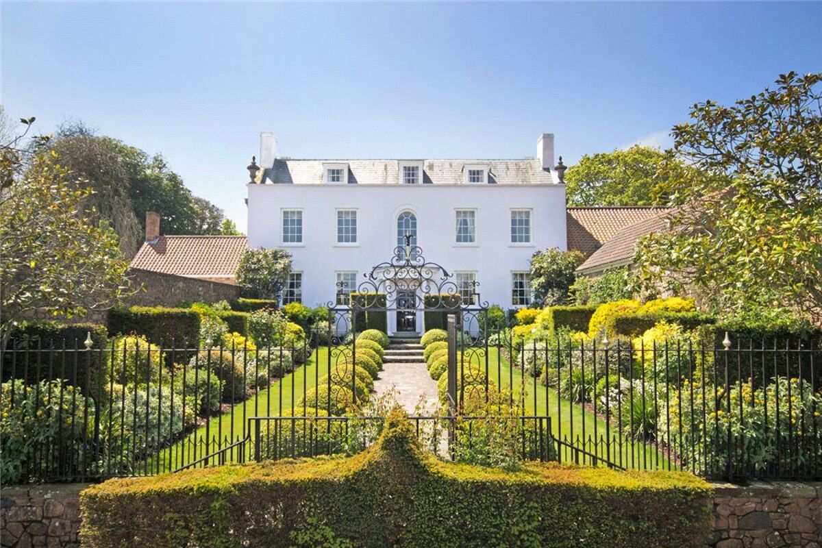 house for sale in La Rue Des Beaucamps, Castel, Guernsey, Channel