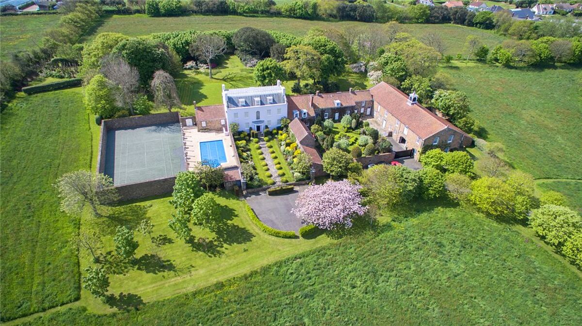 house for sale in La Rue Des Beaucamps, Castel, Guernsey, Channel