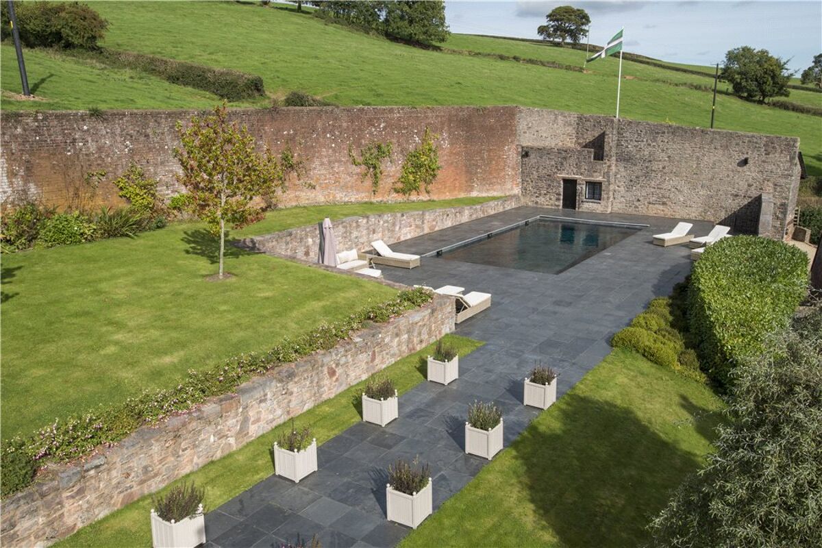 house for sale in Hockworthy, Wellington, Devon, TA21 CHO160220