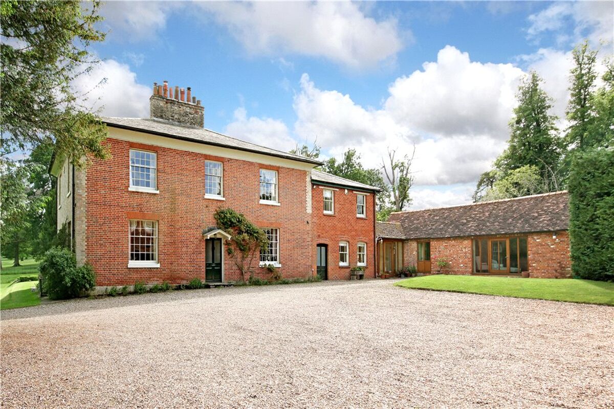 house for sale in Hackwood Park, Basingstoke, Hampshire, RG25