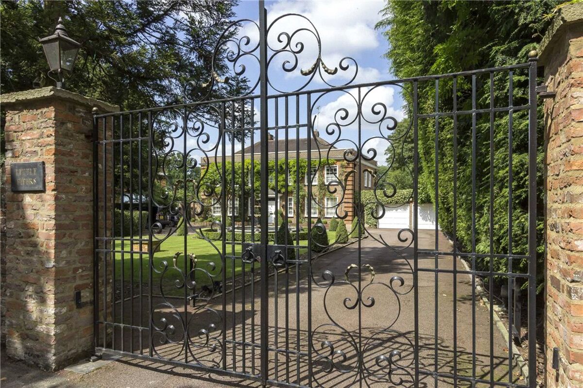 house for sale in Hadley Green Road, Monken Hadley, London, EN5