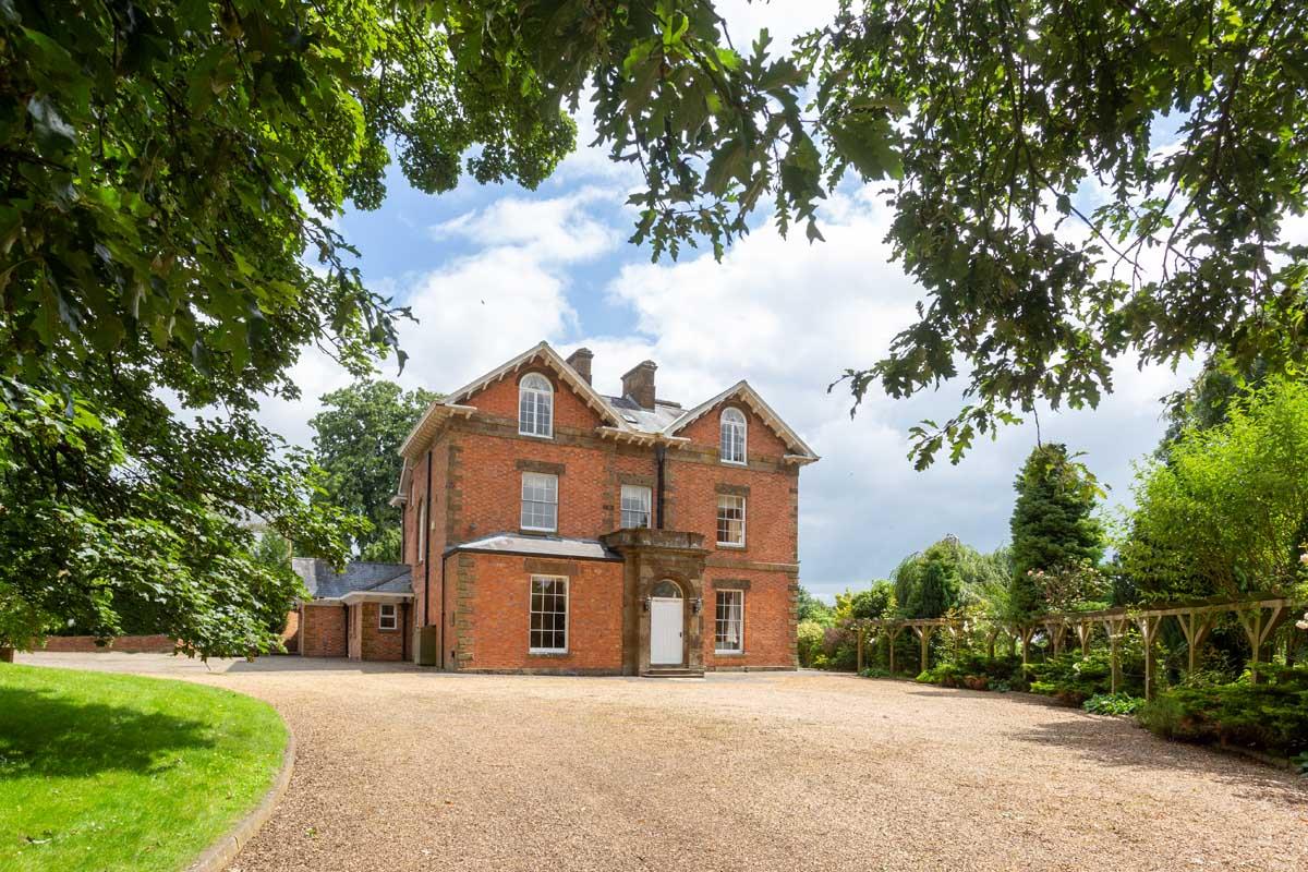 house for sale in Lower Tadmarton, Oxfordshire, OX15 5SW CHO180112