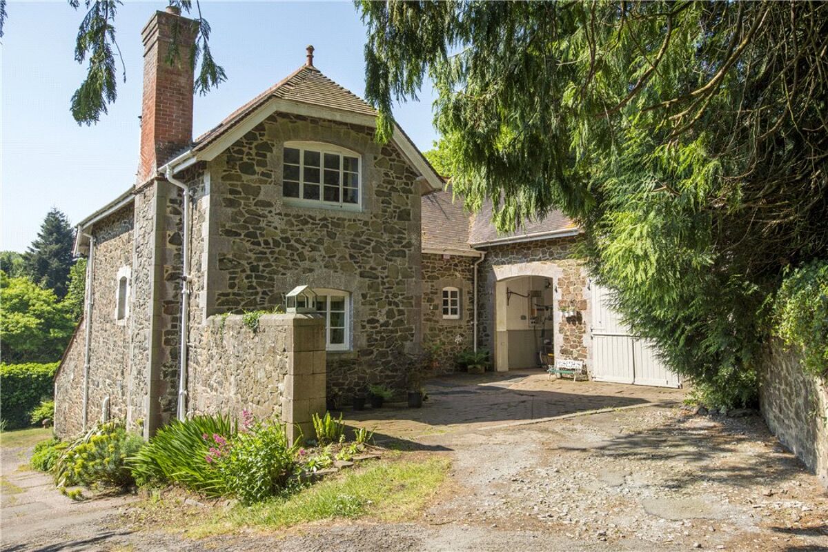 house for sale in Lower Ashton, Exeter, Devon, EX6 CHO180154 Knight