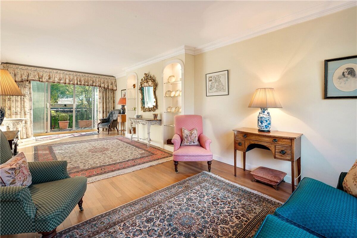 house for sale in Aubrey Walk, Kensington, London, W8 CHO180193