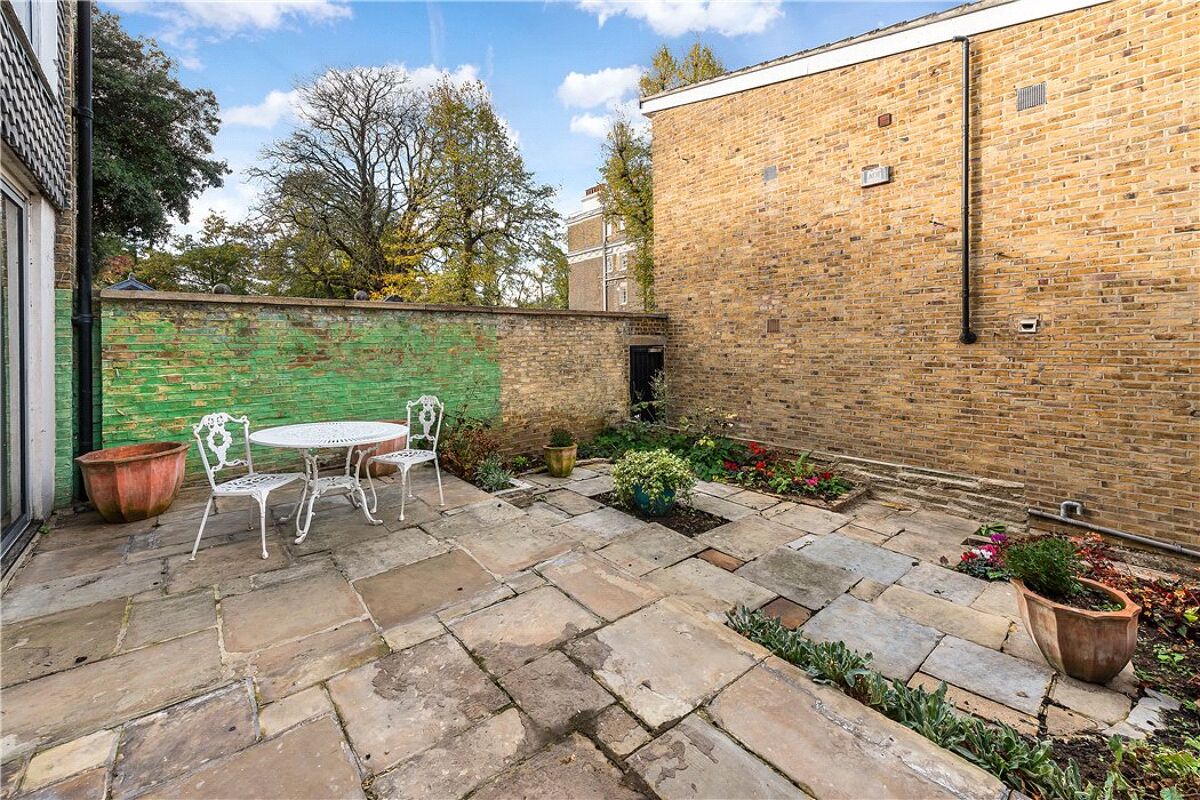 house for sale in Aubrey Walk, Kensington, London, W8 CHO180193