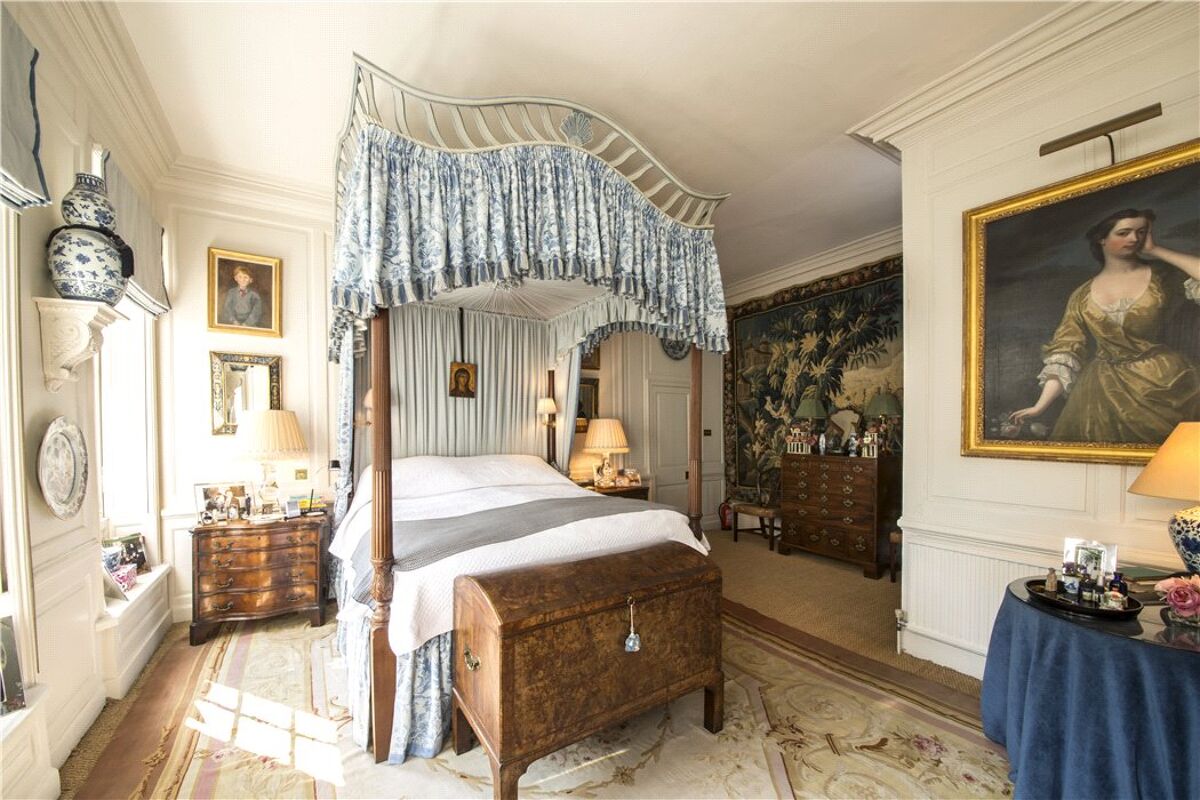 house for sale in High Street, Chieveley, Newbury, Berkshire, RG20