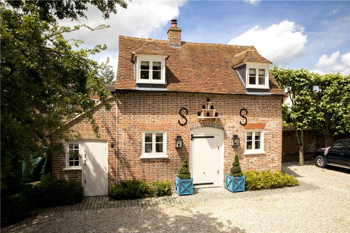 house for sale in High Street, Chieveley, Newbury, Berkshire, RG20