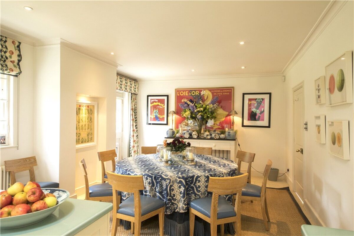 house for sale in High Street, Chieveley, Newbury, Berkshire, RG20