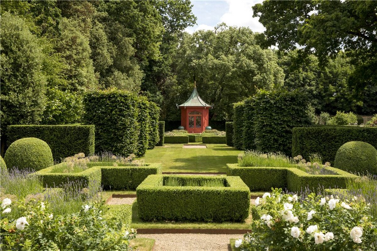 house for sale in High Street, Chieveley, Newbury, Berkshire, RG20