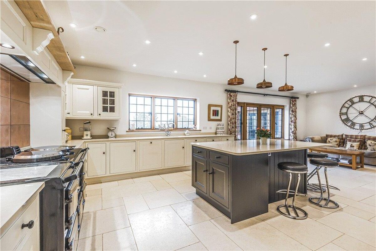 house for sale in Oak Road, Aylesbeare, Exeter, Devon, EX5 CHO190001