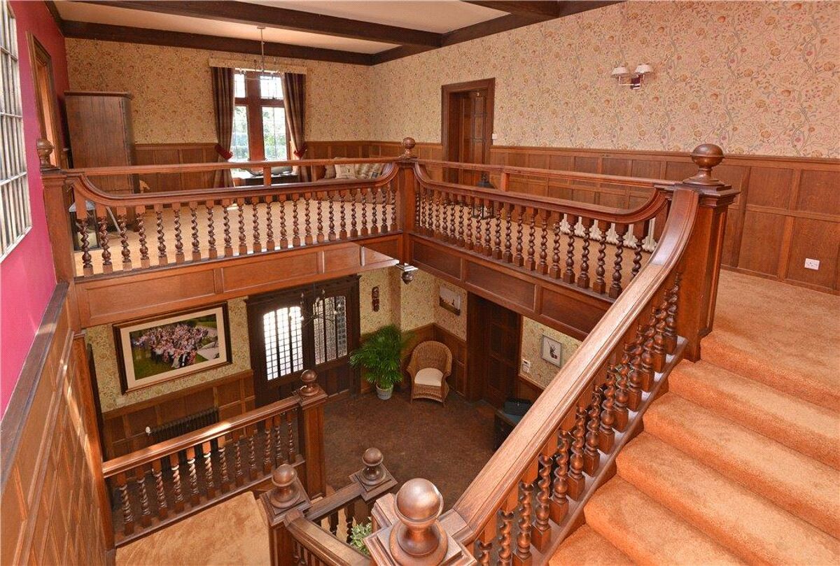 house for sale in Park, Mile End Road, Newton Abbot, Devon, TQ12 CHO190010 Knight