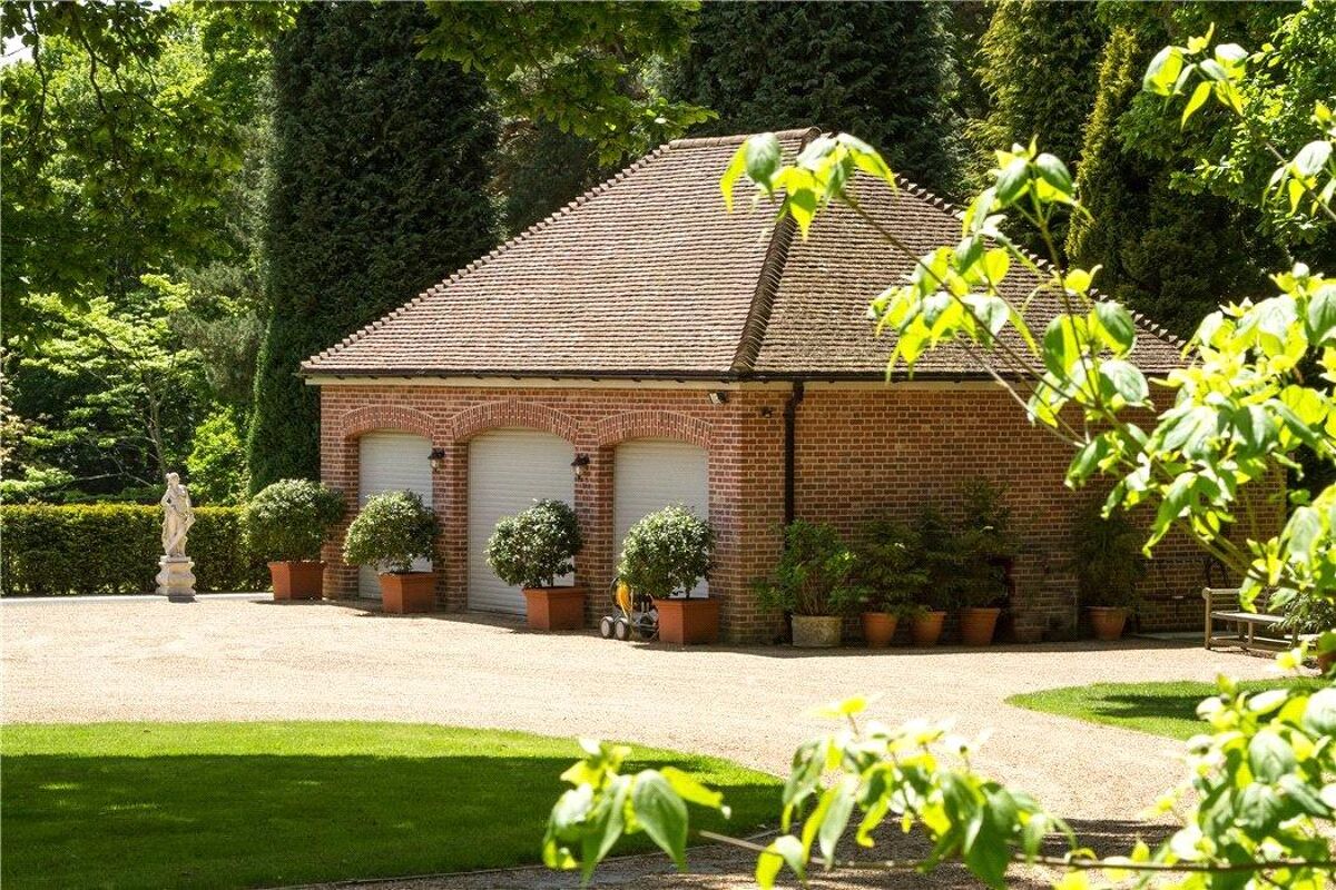 house for sale in Upper Durford Wood, Petersfield, West Sussex, GU31