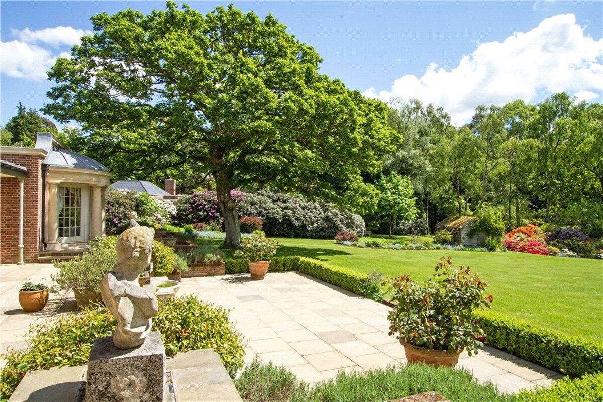 house for sale in Upper Durford Wood, Petersfield, West Sussex, GU31