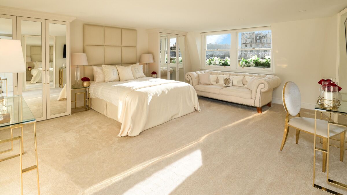 townhouse for sale in Johnstone Street, Bath, Somerset, BA2 CHO190231