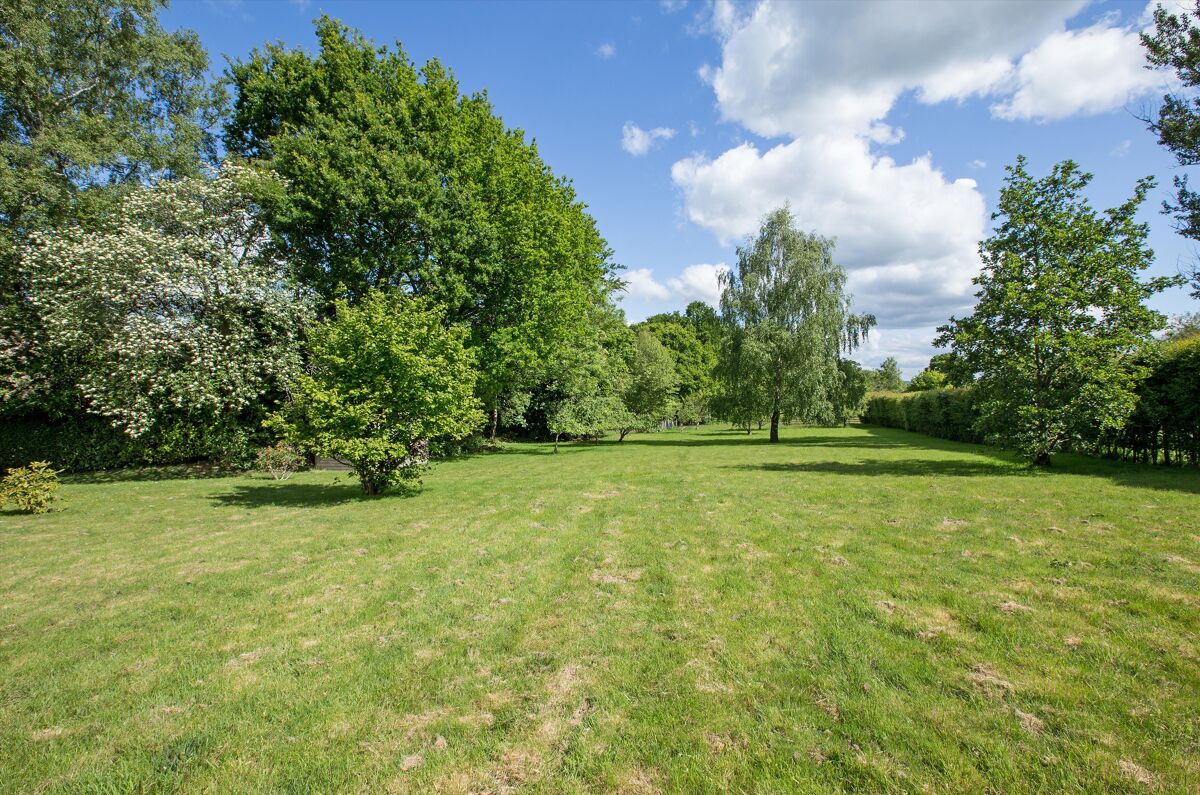 house for sale in Holdfast Lane, Haslemere, Surrey, GU27 CHO200024