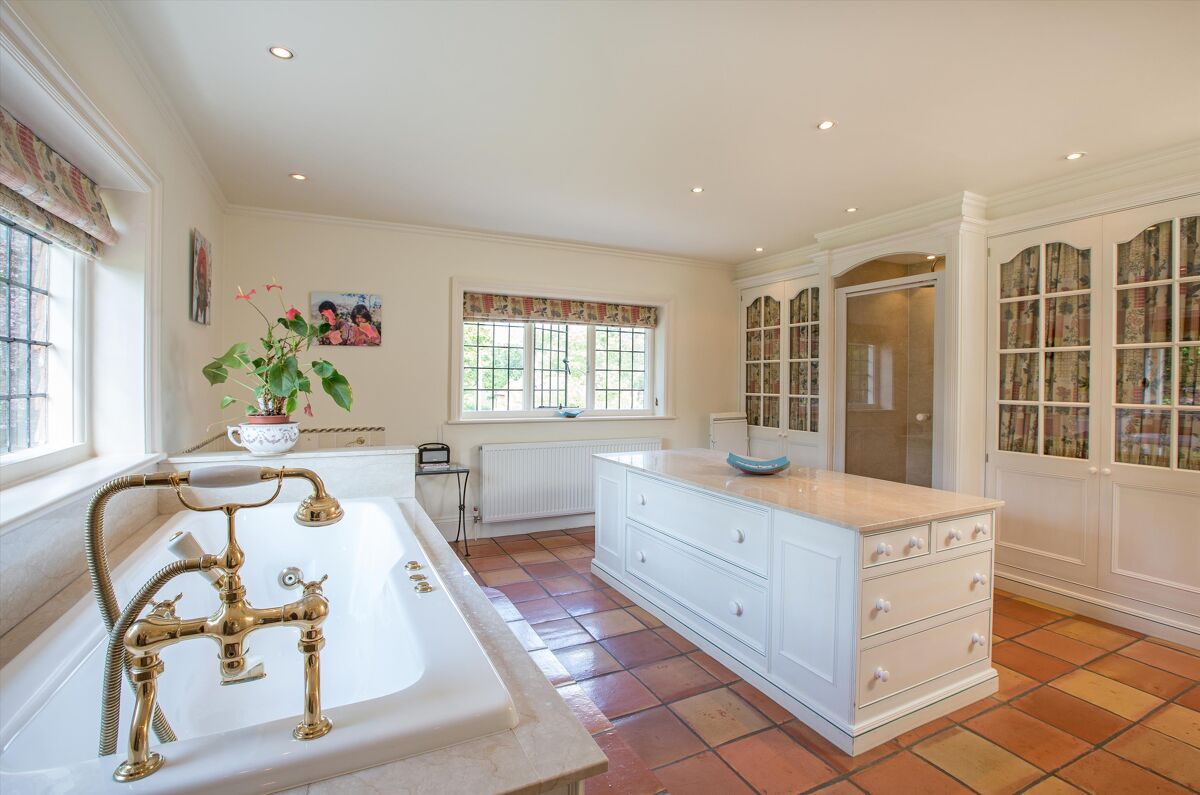 house for sale in Holdfast Lane, Haslemere, Surrey, GU27 CHO200024