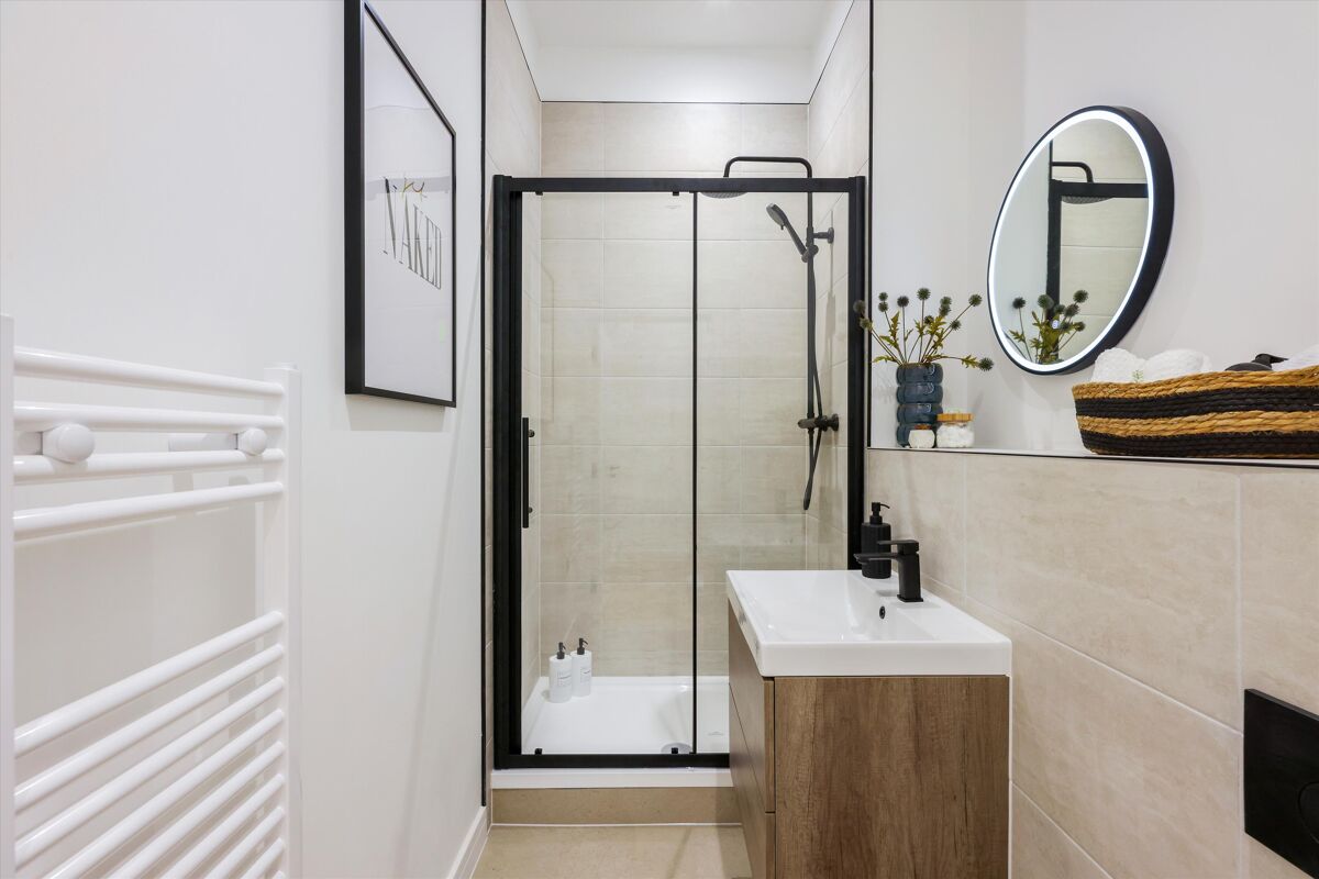 flat for sale in Montpellier Drive, Cheltenham, Gloucestershire, GL50