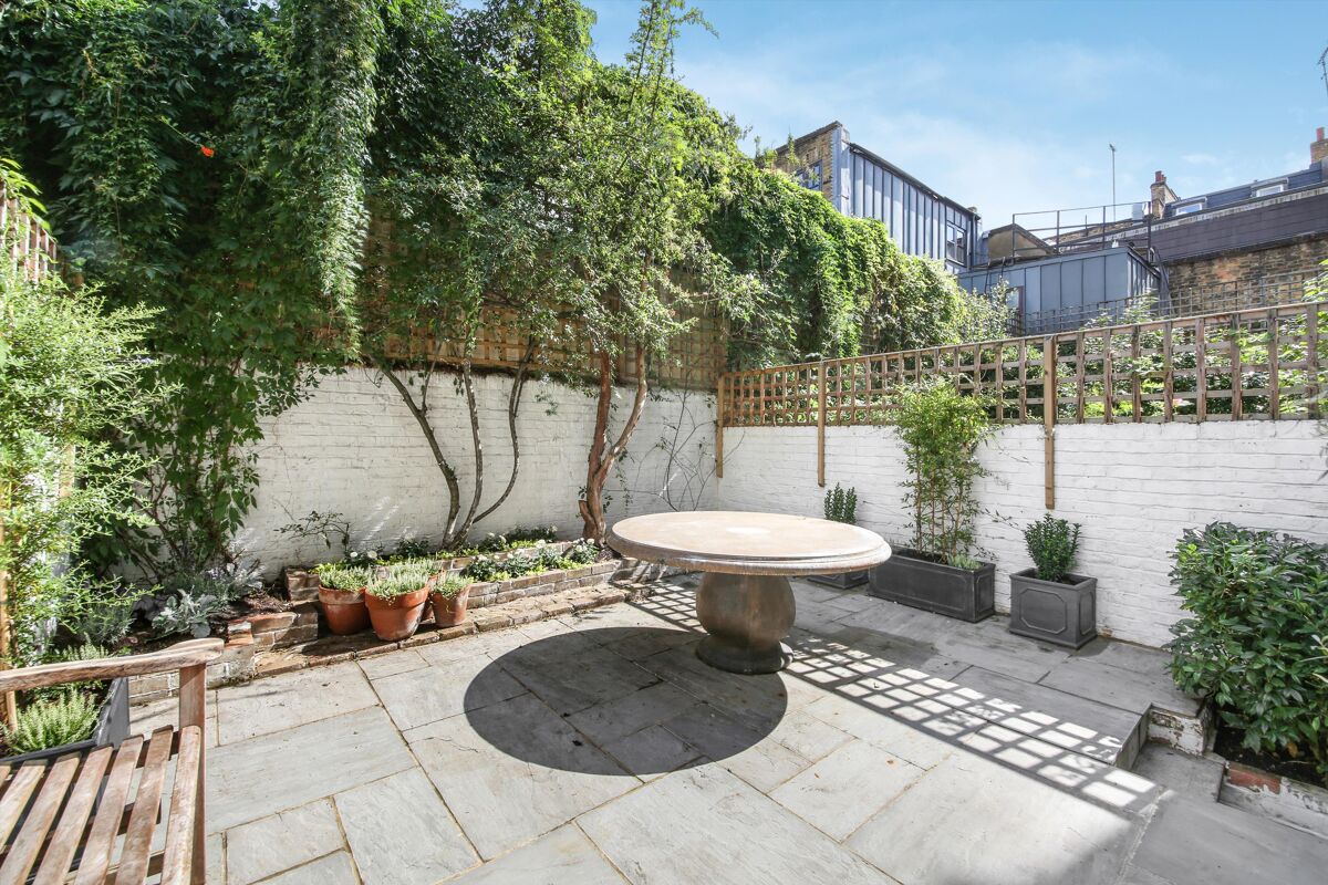 flat to rent in Redcliffe Road, Chelsea, London, SW10 CHQ012012275