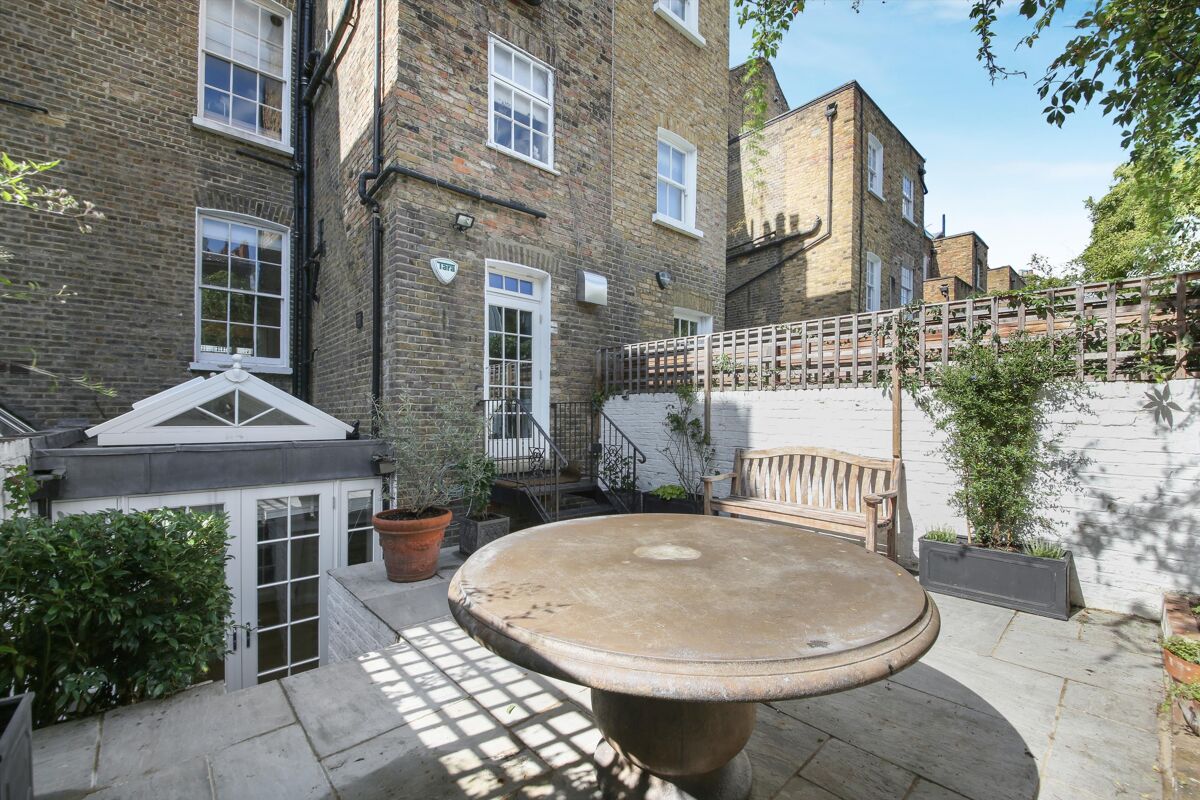 flat to rent in Redcliffe Road, Chelsea, London, SW10 CHQ012012275