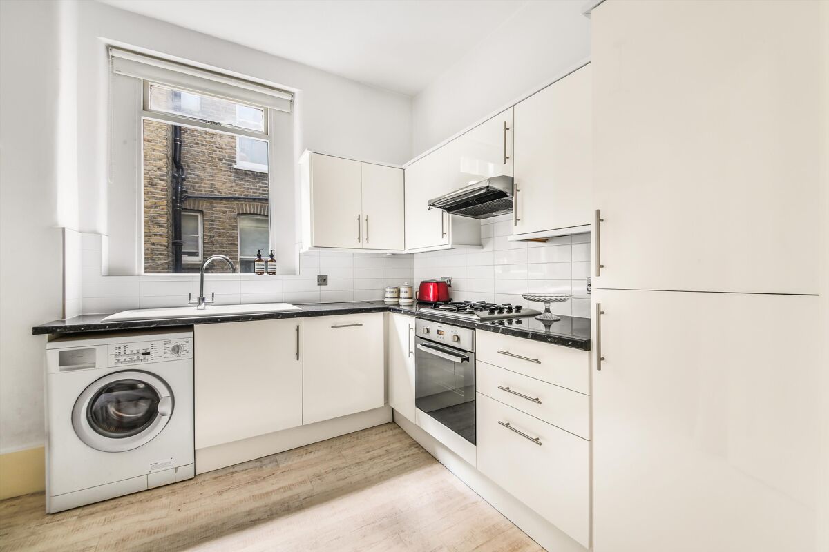 flat to rent in Beaufort Mansions, Beaufort Street, Chelsea, London