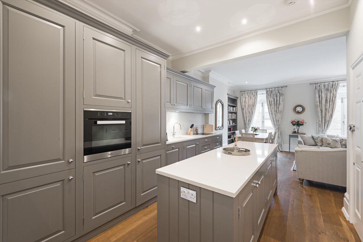 flat to rent in Kings Road, Chelsea, SW10 CHQ012020696 Knight Frank