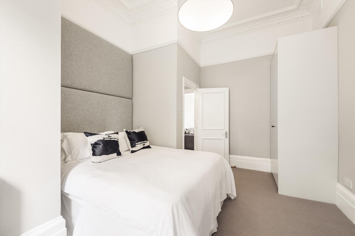 flat to rent in Cathcart Road, Chelsea, London, SW10 CHQ012124016 Knight Frank