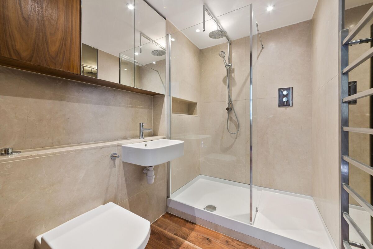 flat to rent in Fulham Road, Chelsea, London, SW10 CHQ012153736