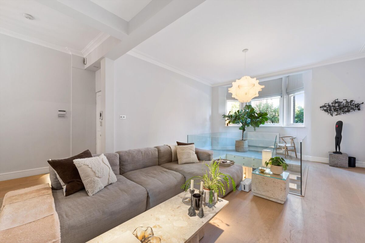 flat to rent in Beaufort Mansions, Beaufort Street, Chelsea, London