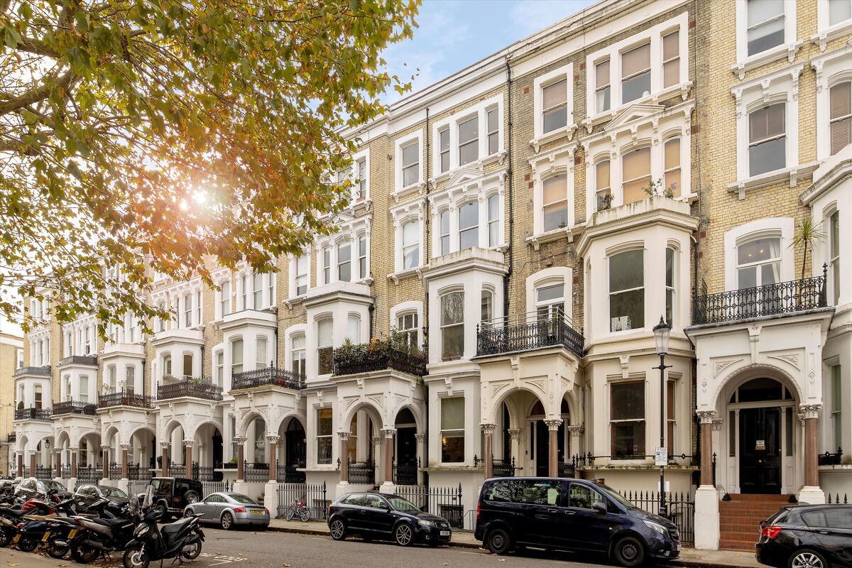 flat to rent in Redcliffe Square, Chelsea, London, SW10 CHQ012205240 Knight Frank