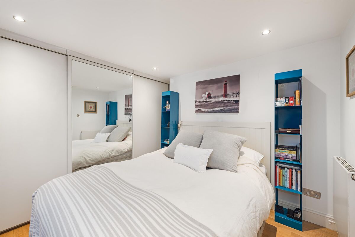 flat to rent in Redcliffe Square, Chelsea, London, SW10 CHQ012205240 Knight Frank