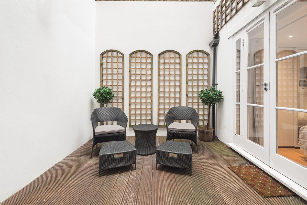 flat to rent in Redcliffe Square, Chelsea, London, SW10 CHQ012205240 Knight Frank