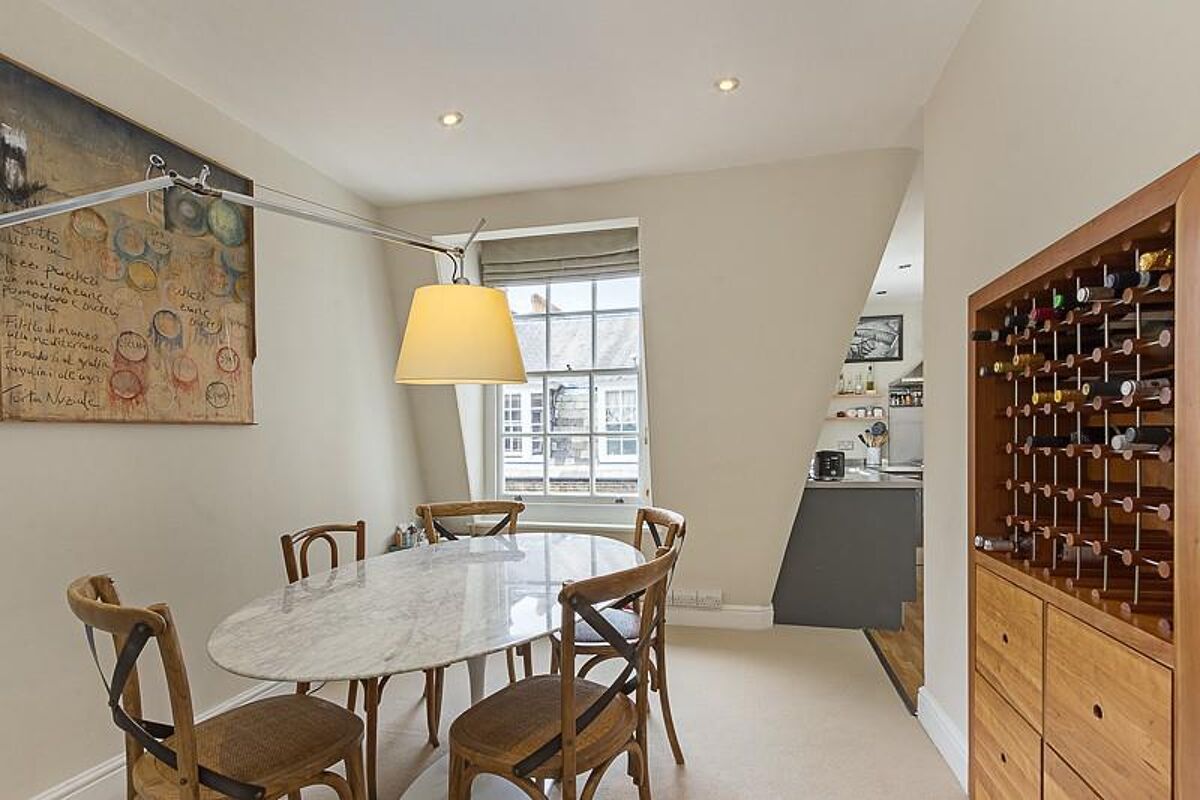 flat to rent in Coleherne Court, Redcliffe Gardens, Chelsea, London