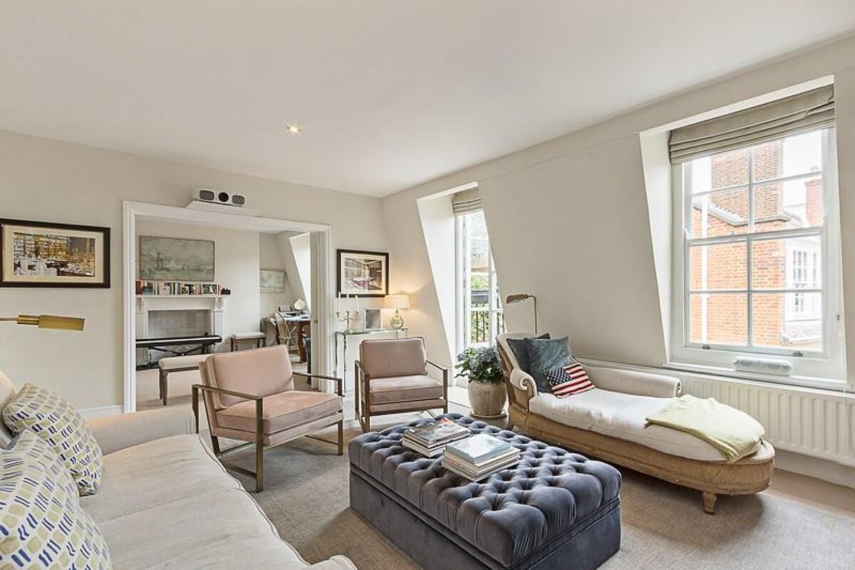 flat to rent in Coleherne Court, Redcliffe Gardens, Chelsea, London