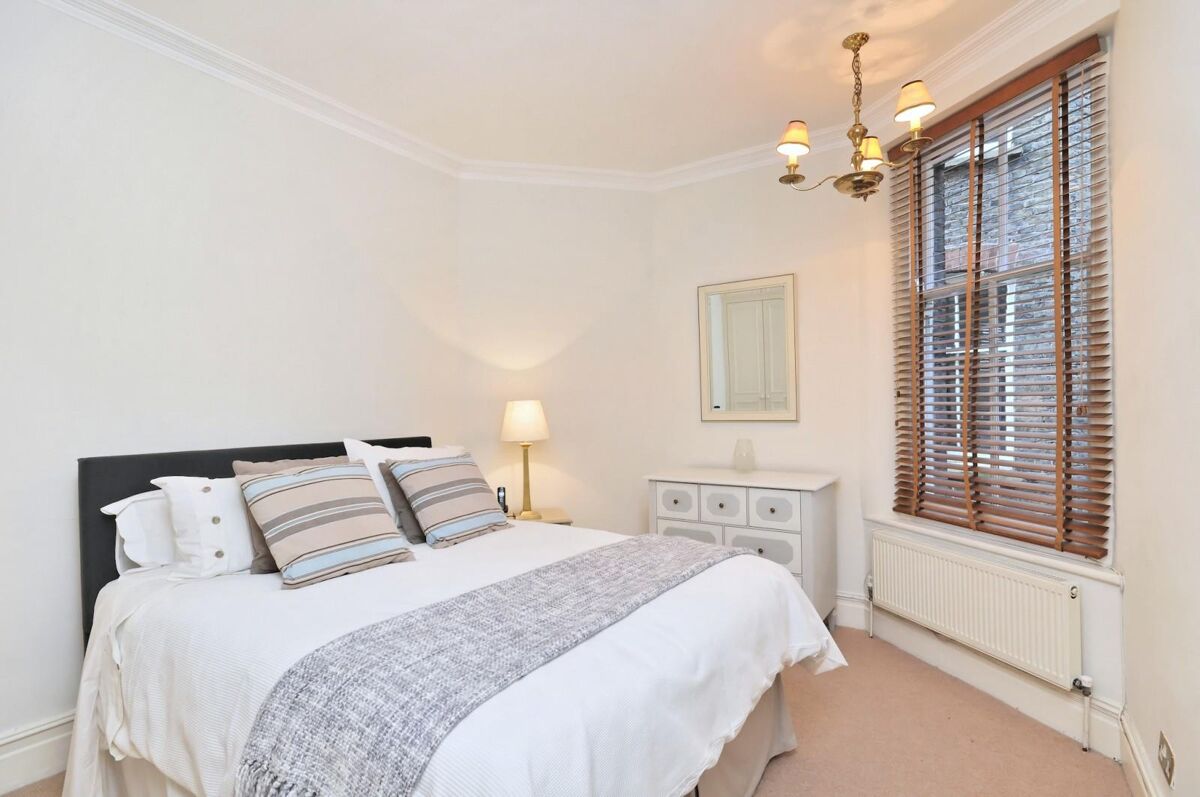 flat to rent in Beaufort Mansions, Chelsea, London, SW3 CHQ012286700
