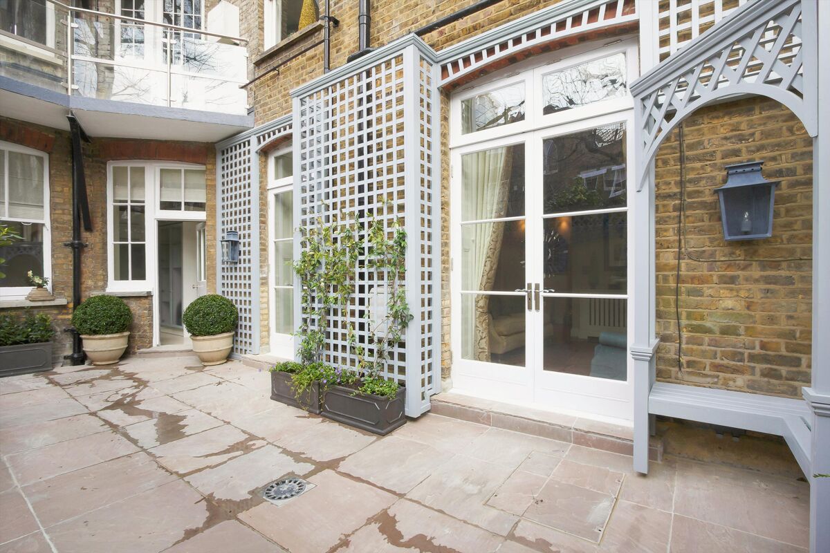 flat to rent in Drayton Gardens, Chelsea, London, SW10 CHQ012287391