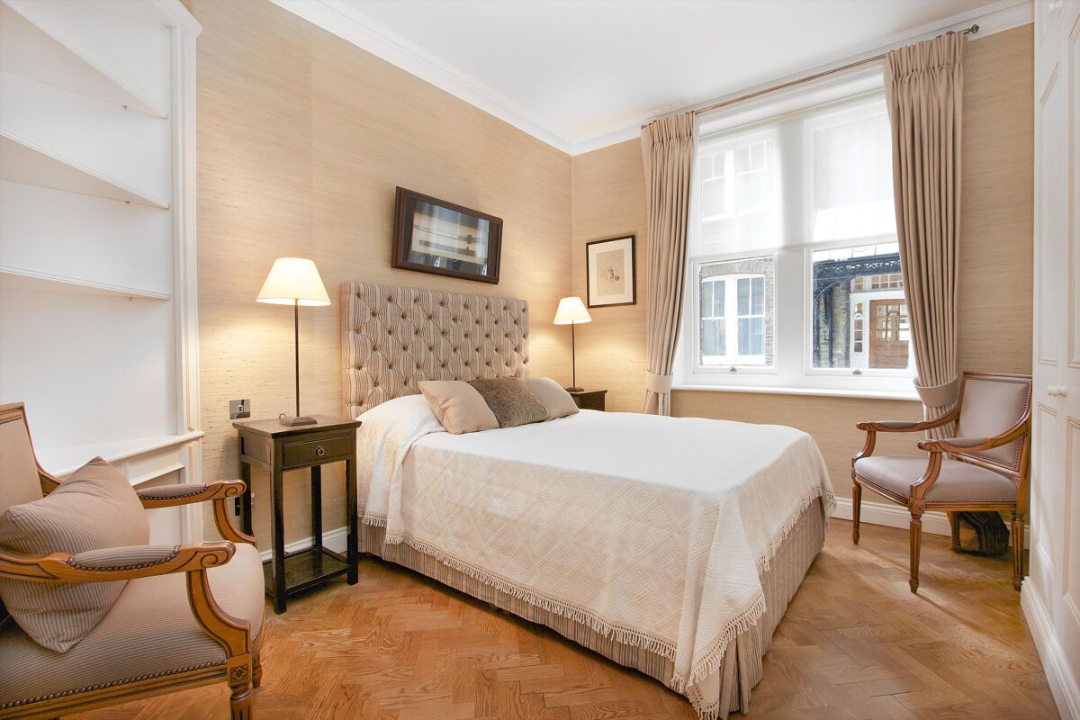 flat to rent in Drayton Gardens, Chelsea, London, SW10 CHQ012287391