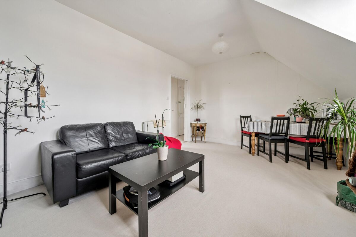 flat to rent in Fulham Road, London, SW10 CHQ012299107 Knight Frank