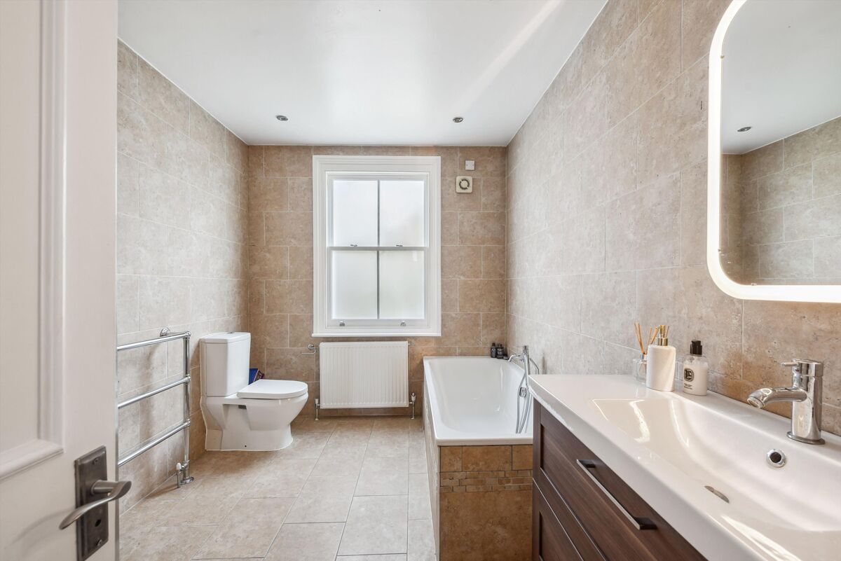 house to rent in Ifield Road, London, SW10 CHQ012302005 Knight Frank