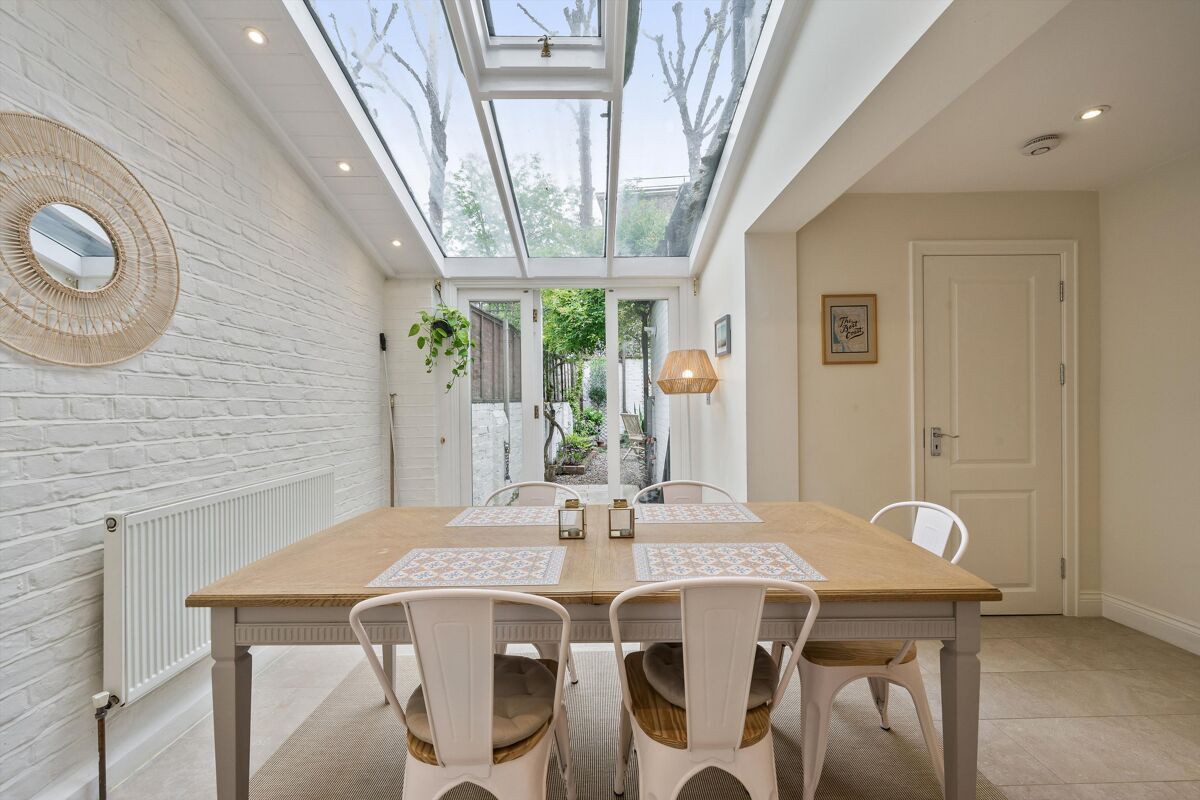 house to rent in Billing Road, Chelsea, London, SW10 CHQ012345682