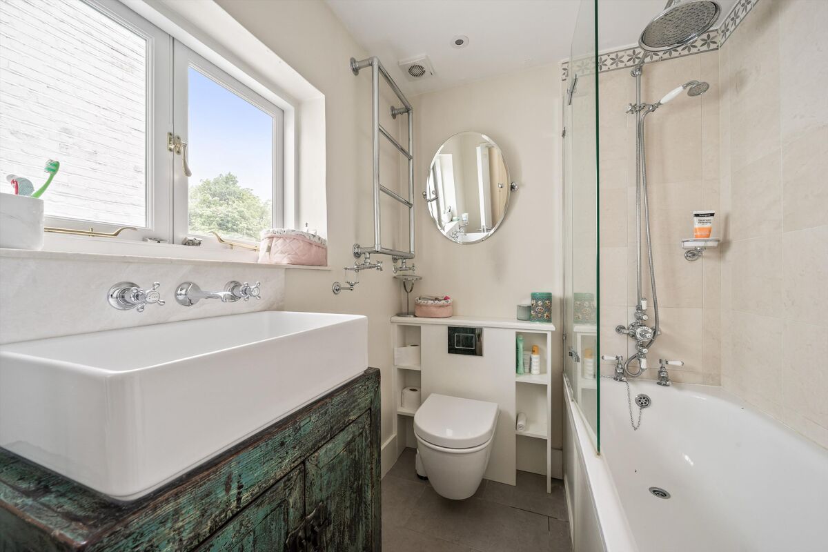 house to rent in Billing Road, Chelsea, London, SW10 CHQ012345682